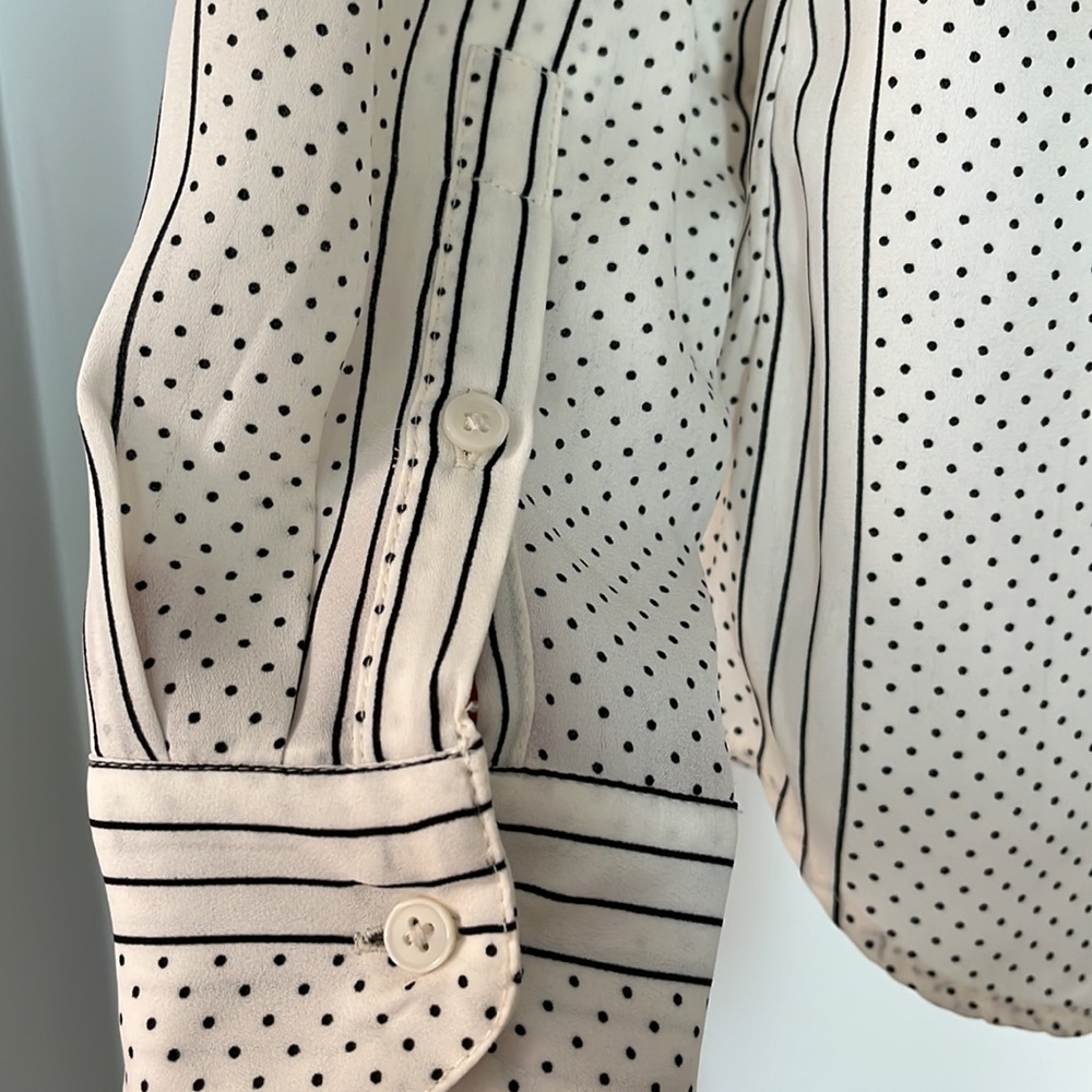 BANANA REPUBLIC Classic Fit Button Up. EUC. Sz S - Picture 6 of 7